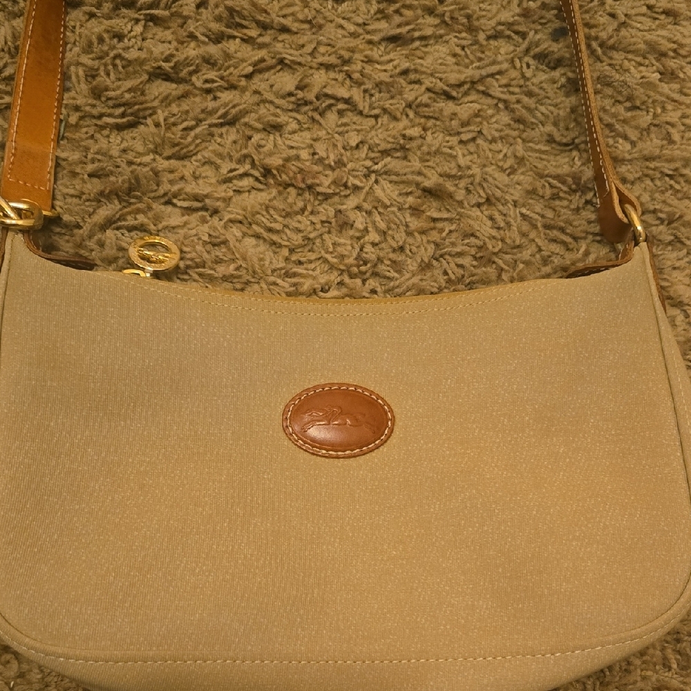 Elegant Longchamp Tan Shoulder Bag - Picture 3 of 15